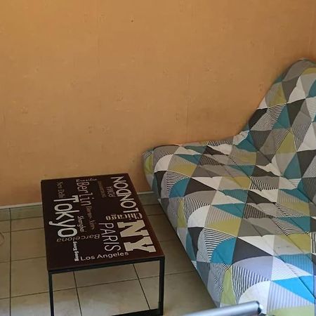 Fonctionnel En Campagne Eyliac Apartment Exterior foto